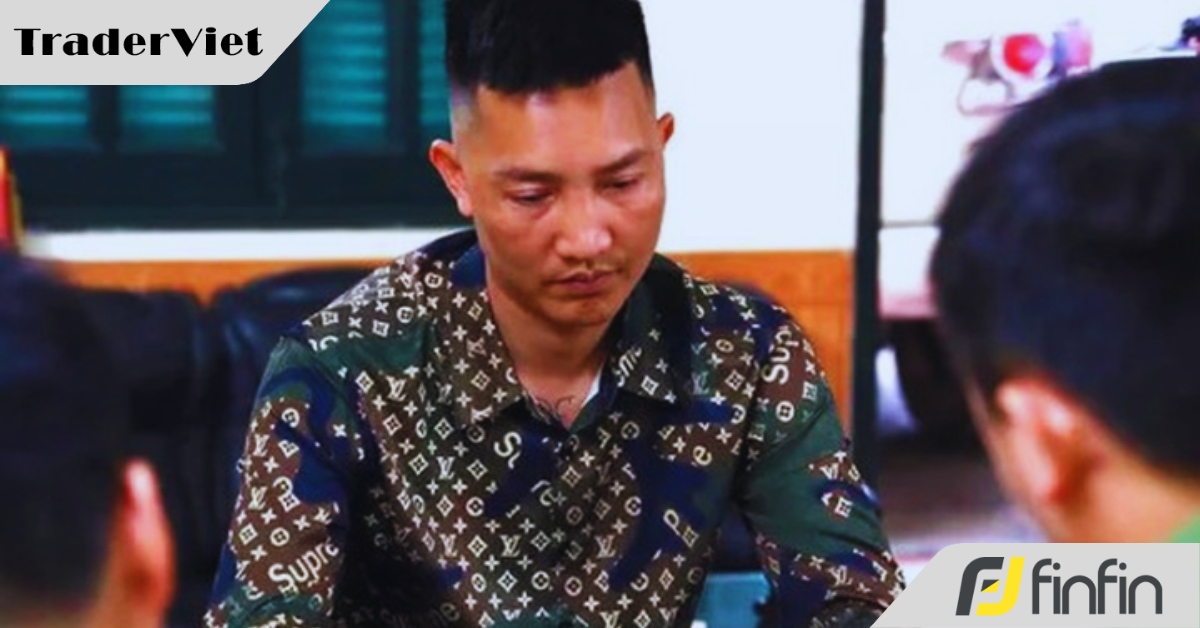 Huấn Hoa Hồng kêu cứu trong đêm