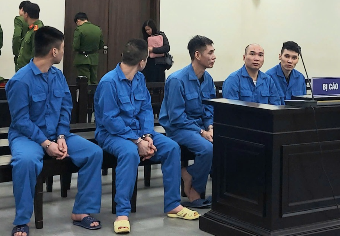 Nhóm thanh niên chế tác vàng giả, 'úp bô' hơn 100 tiệm vàng