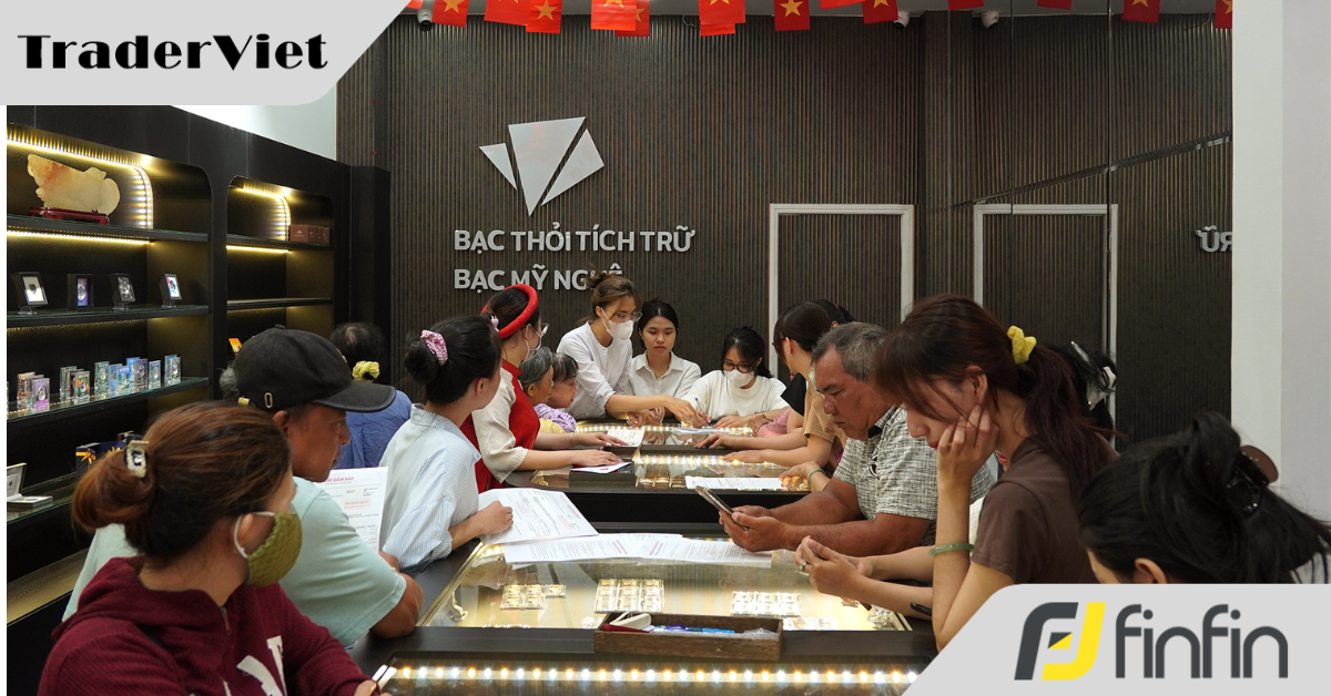 Đầu tư bạc ức phát khóc: Mua bạc nhận giấy hẹn nửa năm, đi bán bị 'treo tiền'