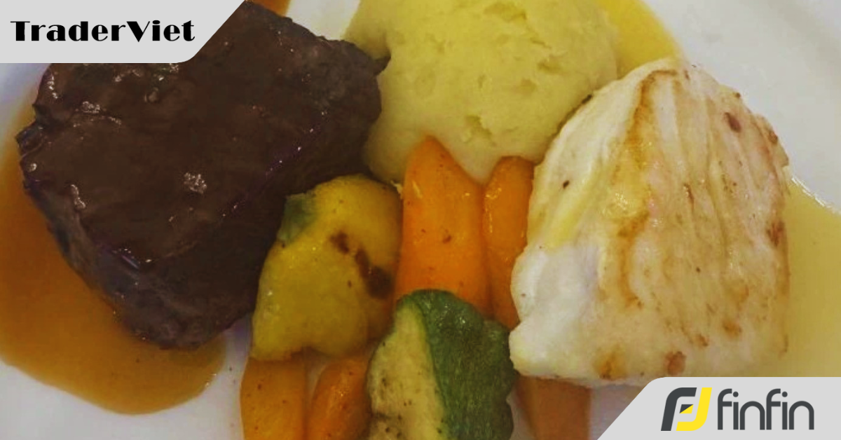 Các triệu phú crypto chê đồ ăn tại tiệc của ông Trump 'nghèo nàn', 'tệ hơn trên máy bay'