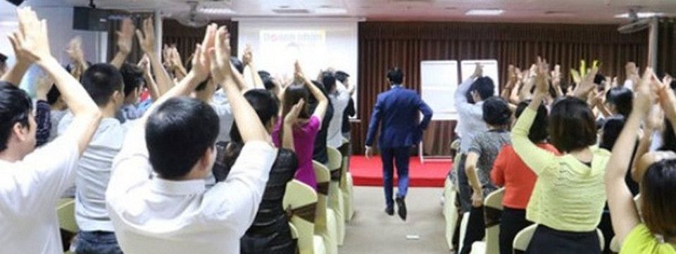 Hàng chục ngàn người đang bị cuốn vào mô hình chơi chứng khoán hưởng lãi 100%