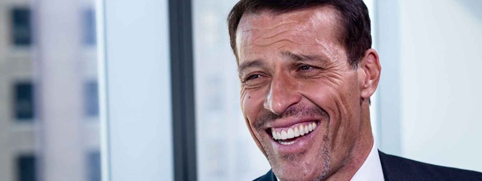Tony Robbins – Từ thanh niên bị đuổi khỏi nhà trở thành diễn giả nổi tiếng thế giới