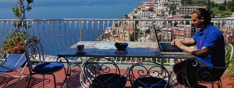 Theo anh em, khi giao dịch nên ngồi ở đâu thì hiệu quả nhất?