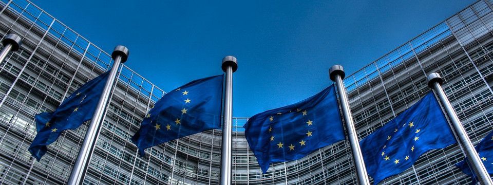 Một đồng EUR yếu có cứu được Liên Minh Châu Âu?