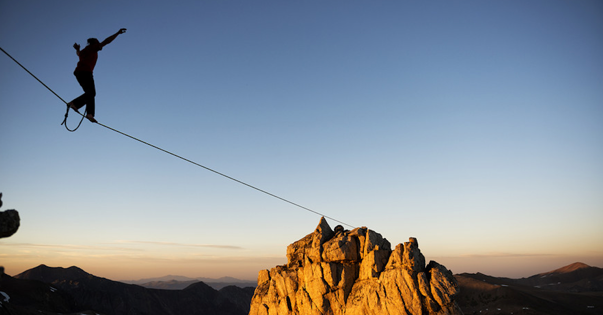 [Quản trị rủi ro] Trader nên chịu rủi ro 1% tài khoản hay một số tiền cố định trên mỗi trade?