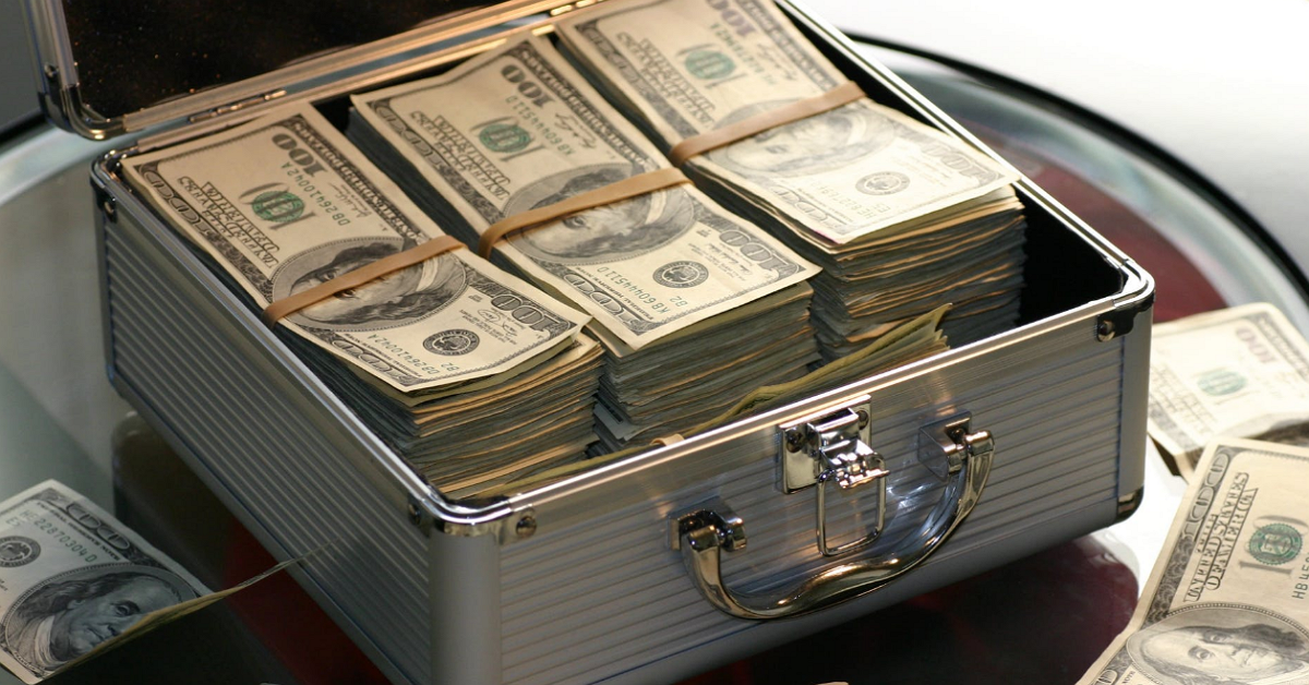 "Tiền nhiều để làm gì" chưa rõ, nhưng đây là những hệ quả có thể xảy ra