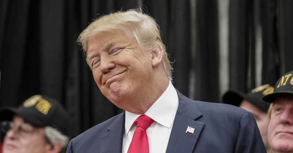 (Vui vẻ) Ông Trump cao tay nhất tiễn hạ song điêu, trấn áp luôn Bộ Công Thương Việt Nam như thế nào?