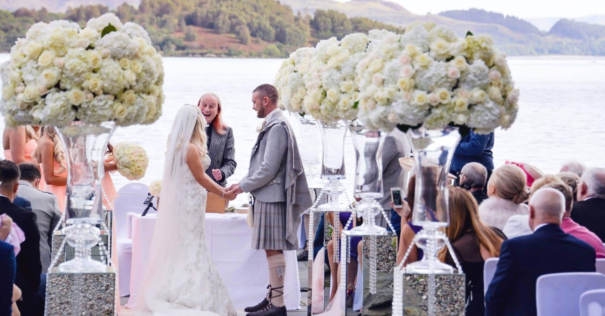 (Vui vẻ) Team TraderViet tổ chức tiệc cưới cho editor bựa như thế nào?