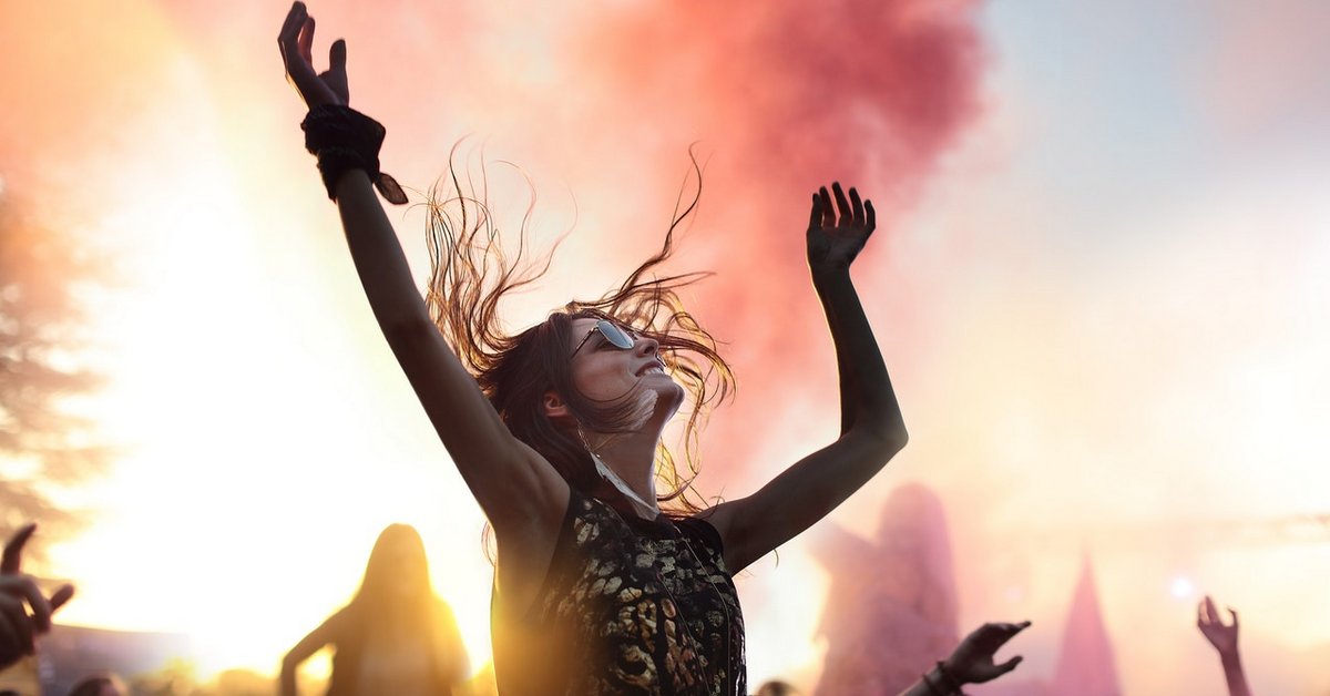 Hãy quên "sell in May and go away" đi. Vẫn có 3 cổ phiếu ngon lành cho trader chứng khoán tuần này