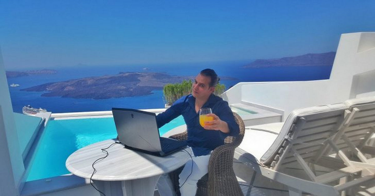 Tận mắt chiêm ngưỡng "văn phòng" giao dịch di động của một trader sau 7 năm gắn bó với Forex!