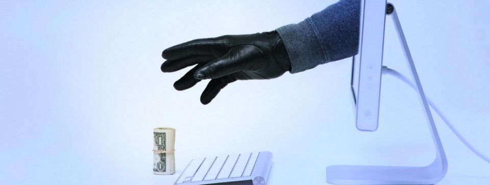 Thụt két để giao dịch quyền chọn nhị phân, 1 nữ kế toán tại Nga bị phạt đến hơn 1 triệu USD