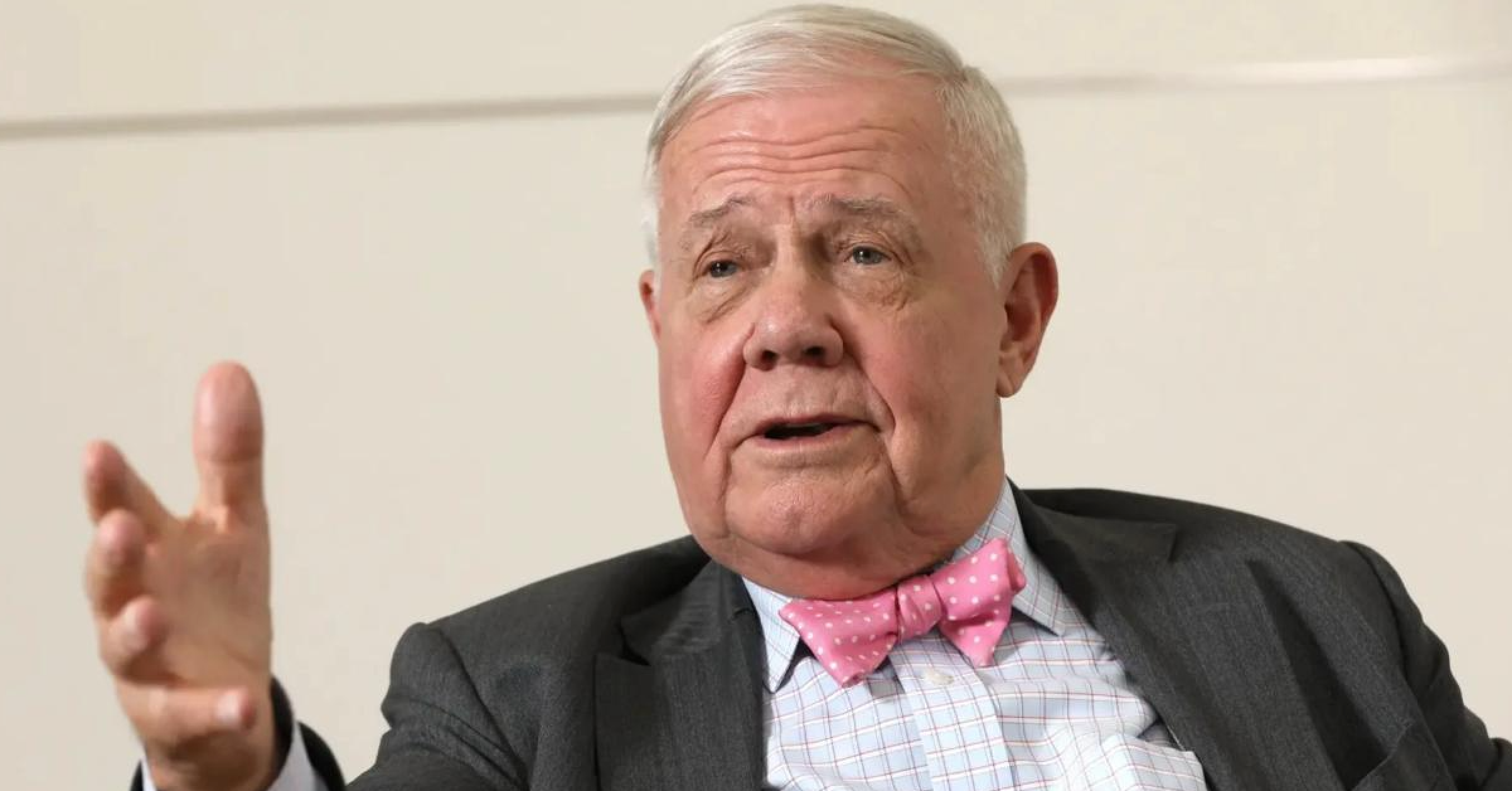 Nhà đầu tư Jim Rogers cảnh báo về 'Đợt suy thoái kinh tế tồi tệ nhất' trong cuộc đời của ông