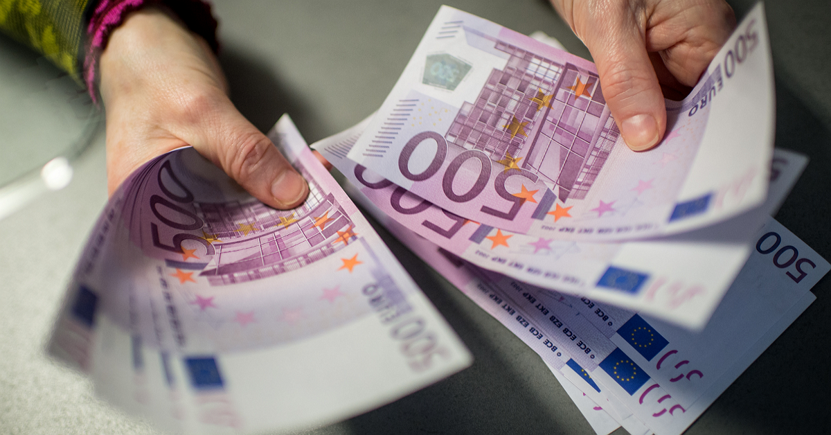 ECB gặp khó trong nỗ lực hạ giá đồng EUR