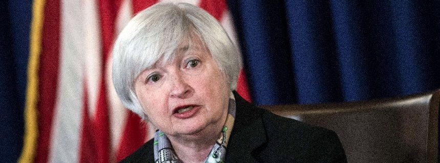 Thanh niên Bitcoin "chơi lầy" trong buổi điều trần đêm qua của Chủ tịch FED