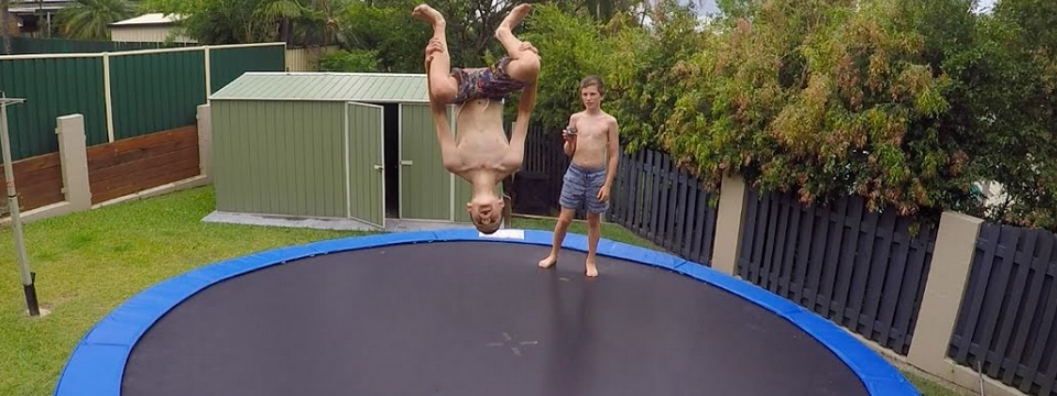 Giao dịch theo xu hướng bằng cách kết hợp Bollinger Bands và ADX Indicator