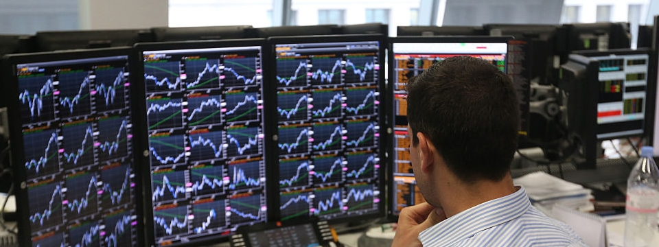 Nên trade một hay nhiều cặp cùng lúc? Chọn cặp có thanh khoản nhiều hay ít? Vì sao?