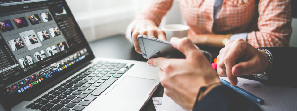 Phân tích Vàng và Forex đầu ngày 28/08 - Những mô hình và vùng giá quan trọng