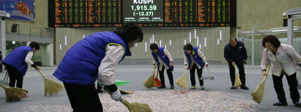 Người ta đánh bại được thị trường là nhờ chỉ số IQ hay học thuyết âm mưu?