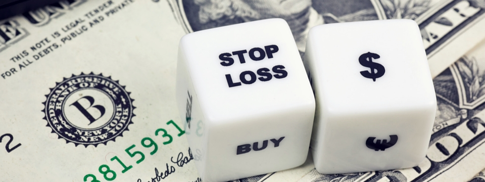 Trader nên cắt lệnh bằng tay vì Stop loss vẫn không phòng ngừa được rủi ro
